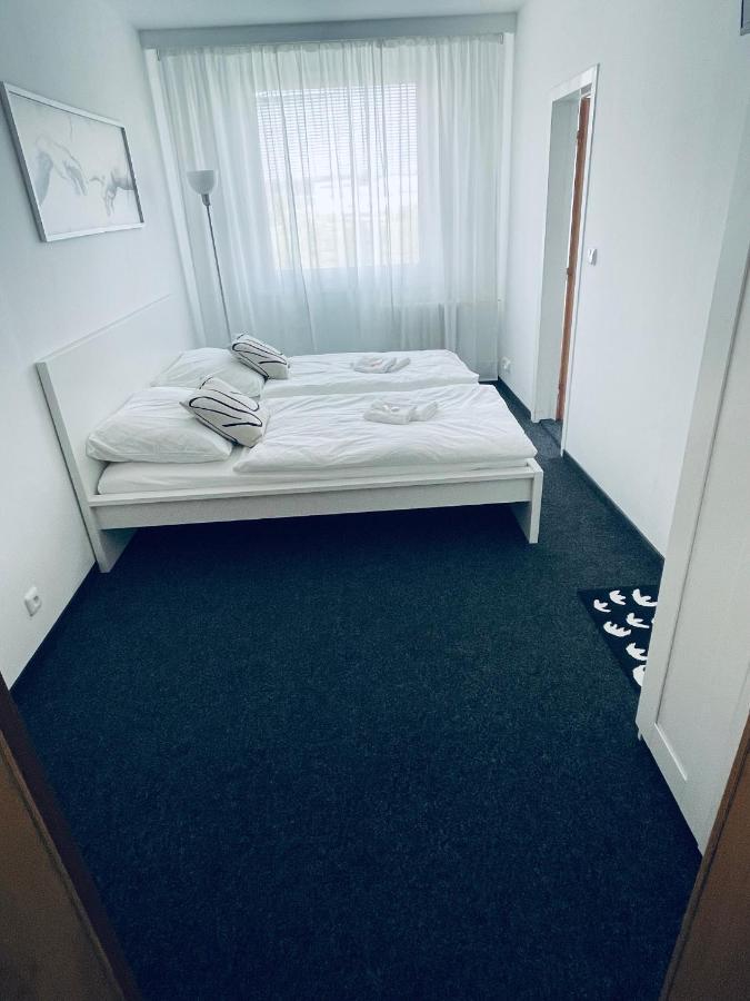 Apartmány Bryksova Praga Exterior foto