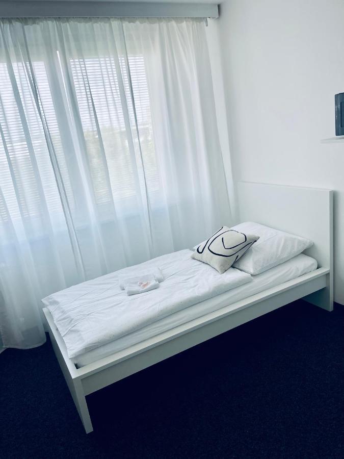 Apartmány Bryksova Praga Exterior foto