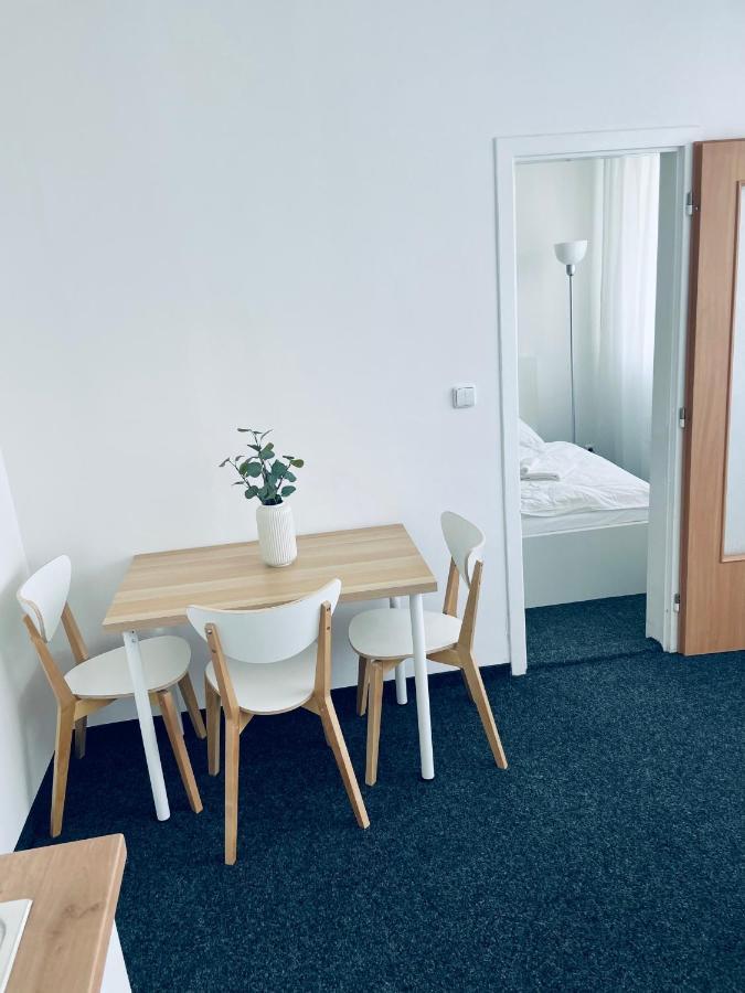 Apartmány Bryksova Praga Exterior foto